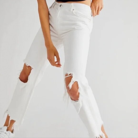 NWT We The Free White Distressed Cropped Flare Jeans Size 28 - Picture 2 of 15